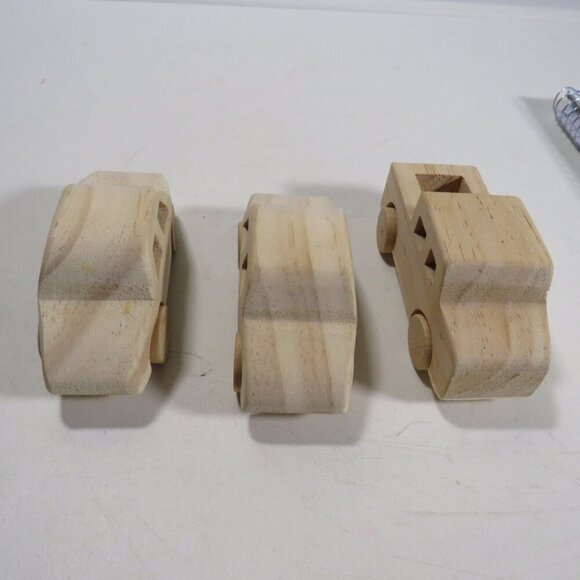 Wooden vehicles 1 truck 2 cars Vehicles are made of wood - Picture 4 of 5